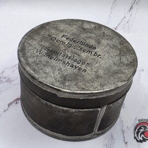#2439 – Kriegsmarine Medical Tin for Federbinde – Sanitätslager Wilhelmshaven (Pre/WWII)