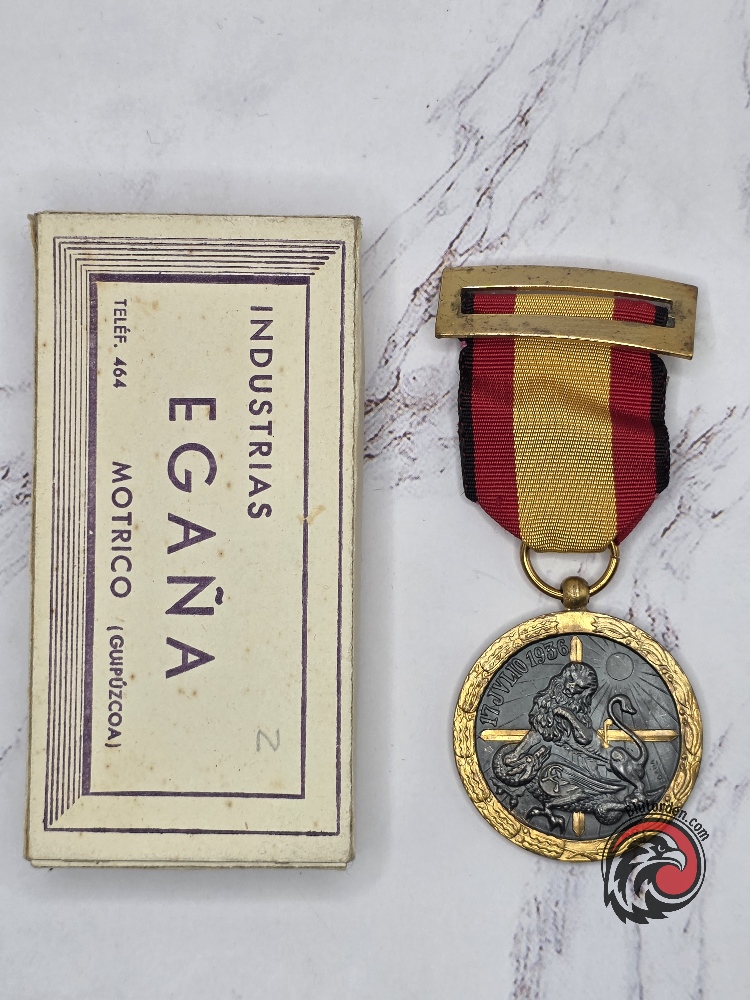 #1615 – Spanish Campaign Medal (Medalla de la Campaña) – Egaña Factory – Original Box & Wrapper